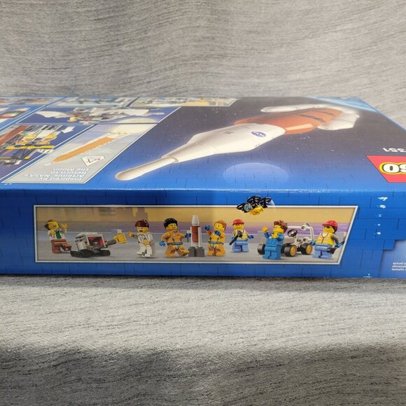 LEGO City Rocket Launch Center Building Toy Set 60351 - Picture 11 of 11